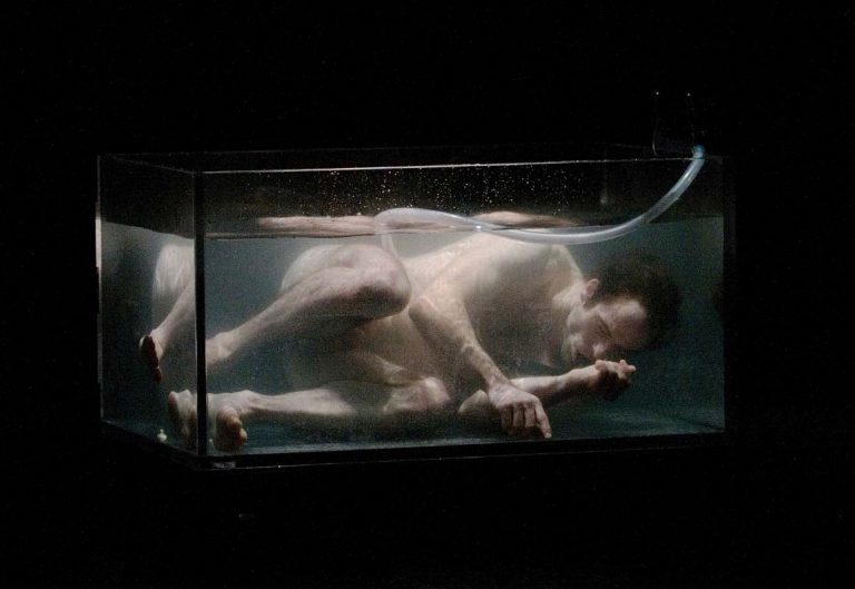 Entre noirceur et lumière