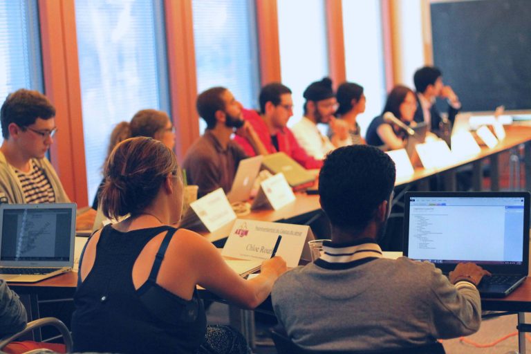 Un exécutif de l’AÉUM fait face à des allégations d’agression sexuelle