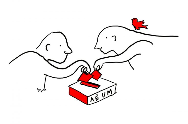 Des résultats très serrés, la participation en baisse