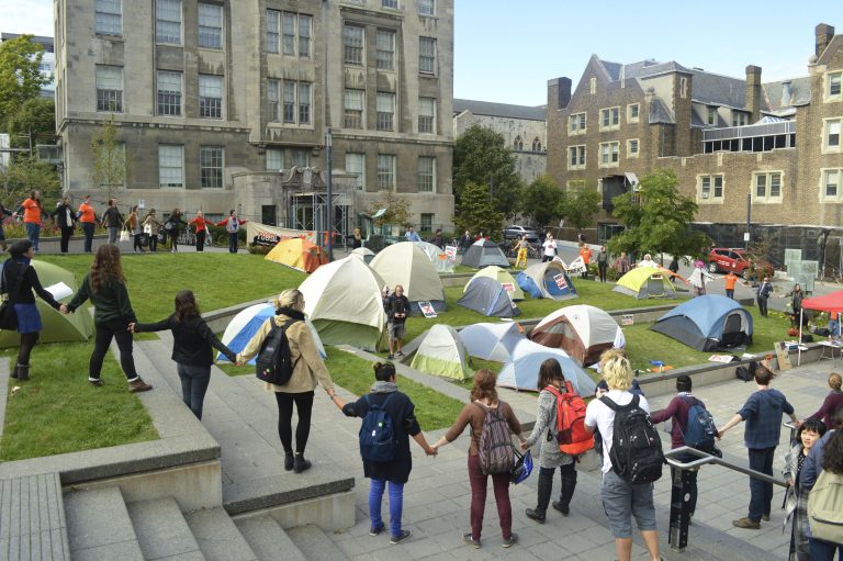 « Désinvestissons McGill » dort chez vous
