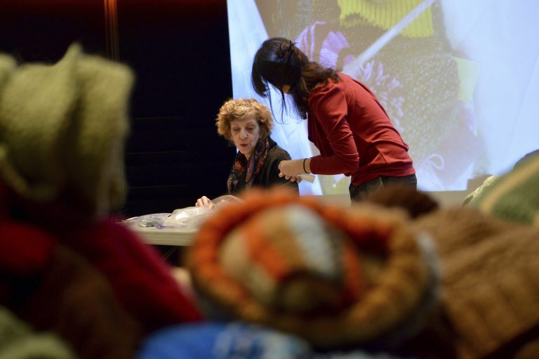 Accueillir les réfugiés, une tuque à la fois !