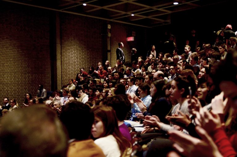 Intégrer les jeunes au globe