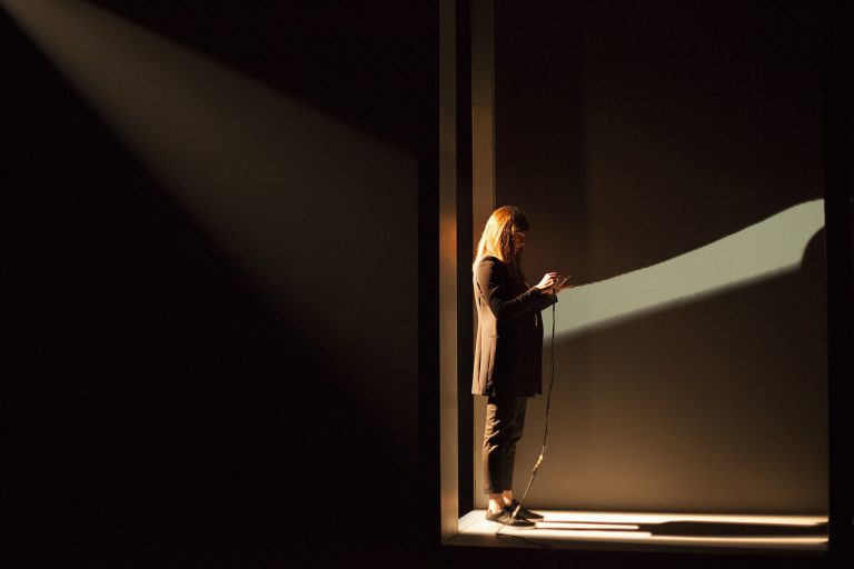 D’assistante personnelle à artiste