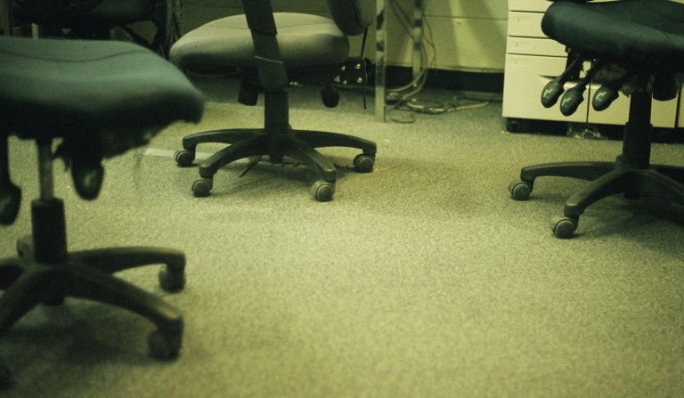 Souriez, Le Délit se fait pirater !