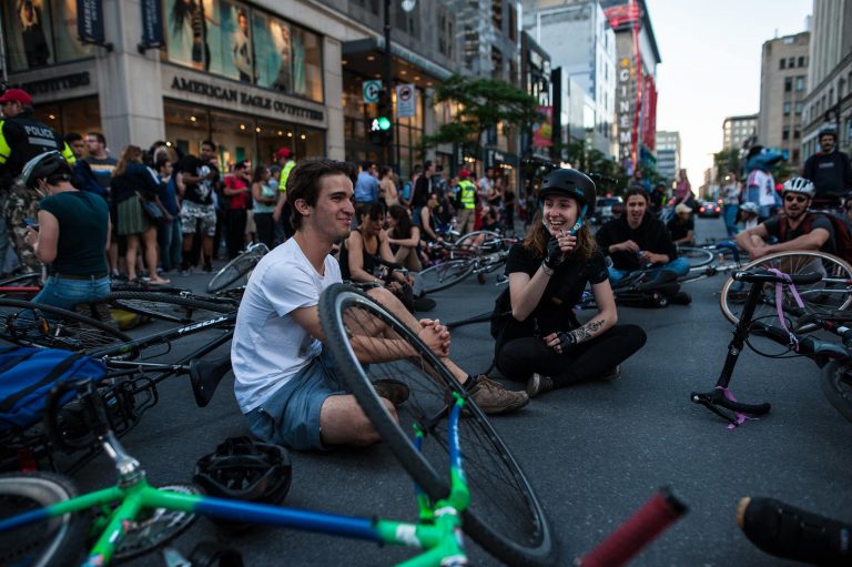 De la contestation à bicyclette