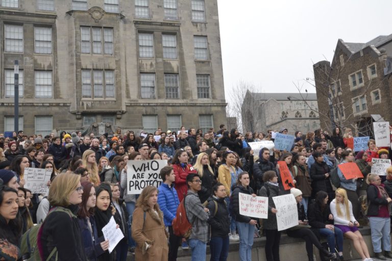 Les professeur·e·s joignent leurs voix