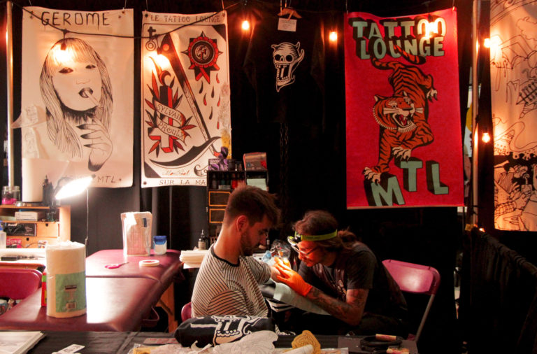 Gare aux tatouages !