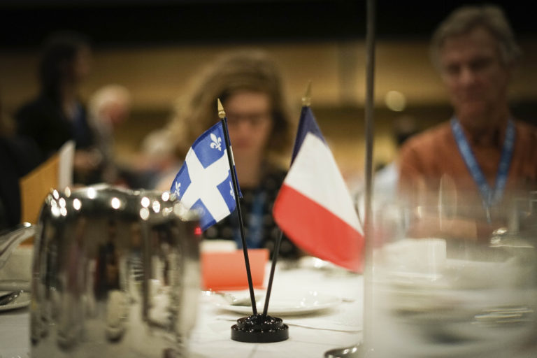 Embrasser quelqu’un plutôt que ses croyances