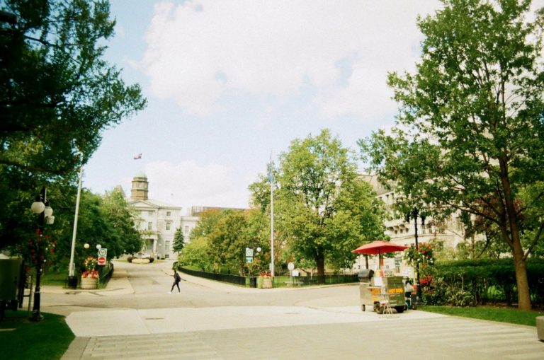 Antiracisme à McGill : des explications de l’administration