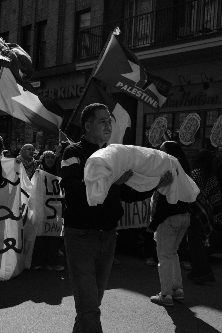 Derrière l’objectif, sommes-nous objectifs ?