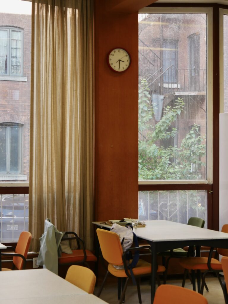 Une pause midi à Cafétéria La Mosaïque