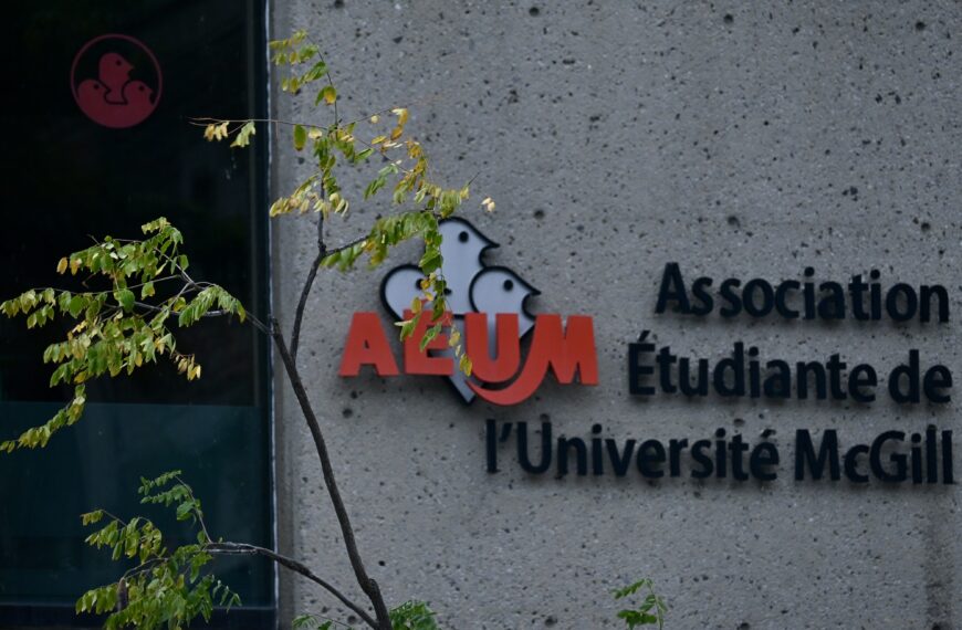 408 – 9 : Les étudiants ont parlé