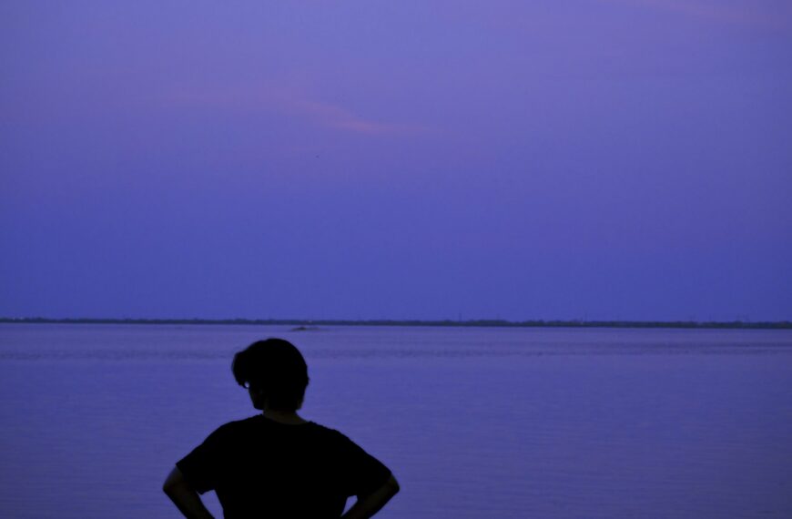 Une épidémie de solitude masculine, vraiment ?