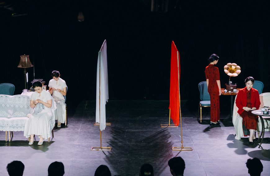 Rouge d’une part, blanche de l’autre